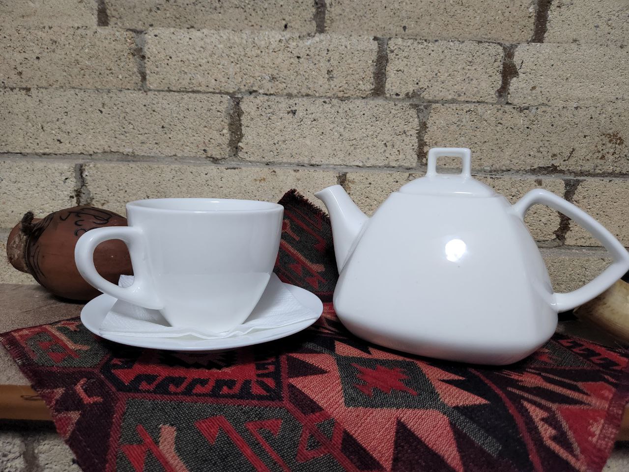 green tea kettle - Georgian dish at Tbilisuri Ezo restaurant in Tbilisi }}