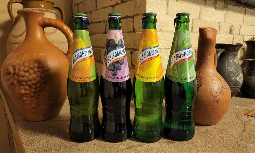 Lemonade Natakhtar 0.5 L (tarragon) at Tbilisuri Ezo Georgian restaurant in Tbilisi }}