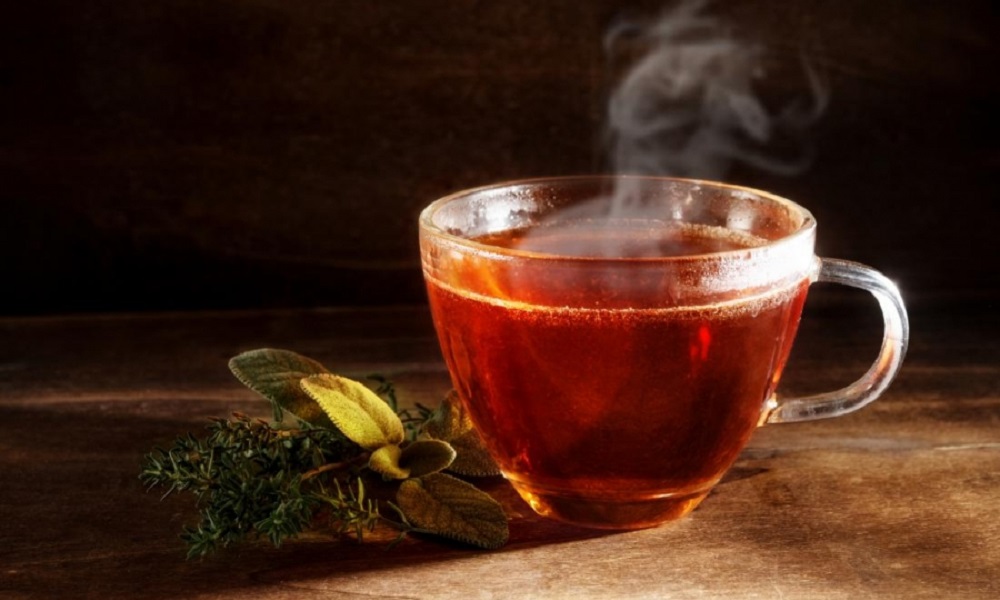 Pomegranate tea at Tbilisuri Ezo Georgian restaurant in Tbilisi }}
